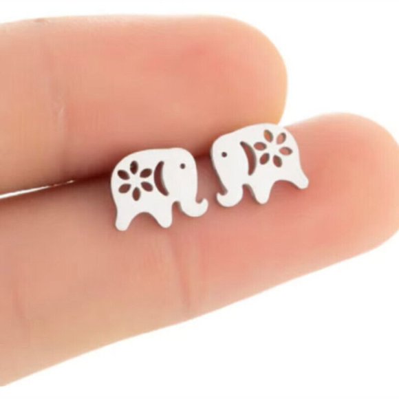 New 925 Sterling Silver Elephant Studs - Picture 1 of 2
